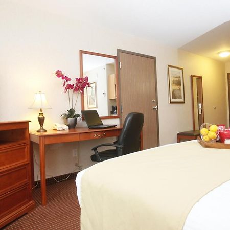 Stonebridge Hotel Dawson Creek Ngoại thất bức ảnh