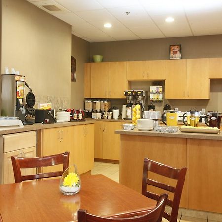 Stonebridge Hotel Dawson Creek Ngoại thất bức ảnh