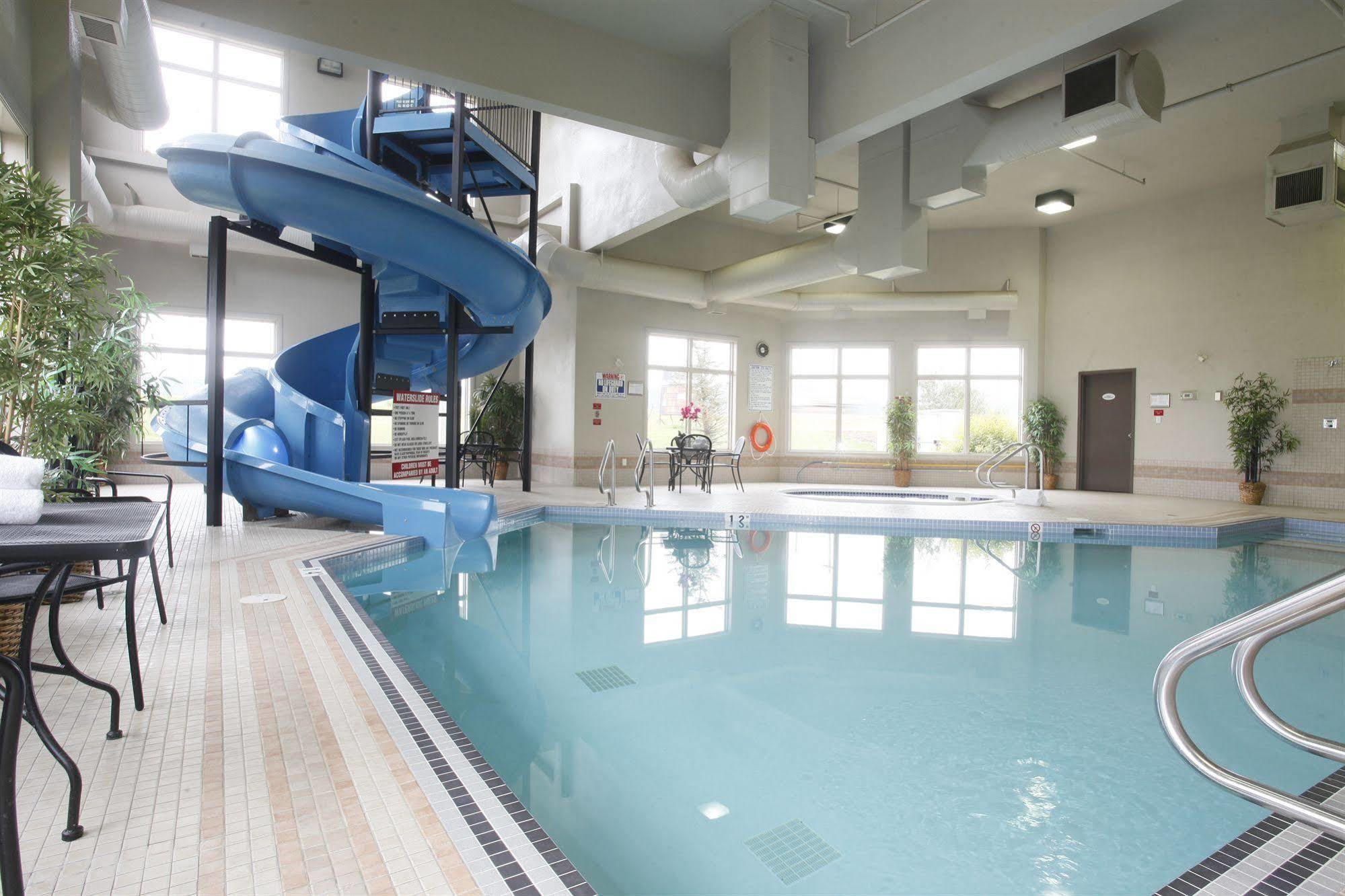 Stonebridge Hotel Dawson Creek Ngoại thất bức ảnh