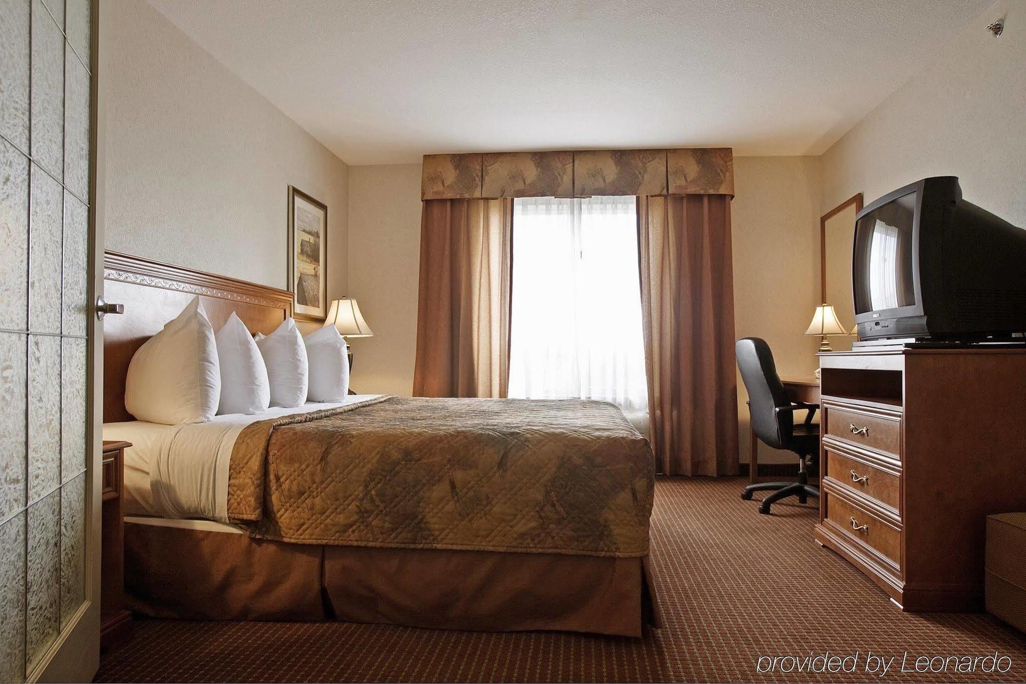 Stonebridge Hotel Dawson Creek Phòng bức ảnh